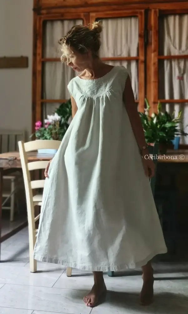 Abito in lino antico senza maniche “Corredo di Angiolina” abito donna