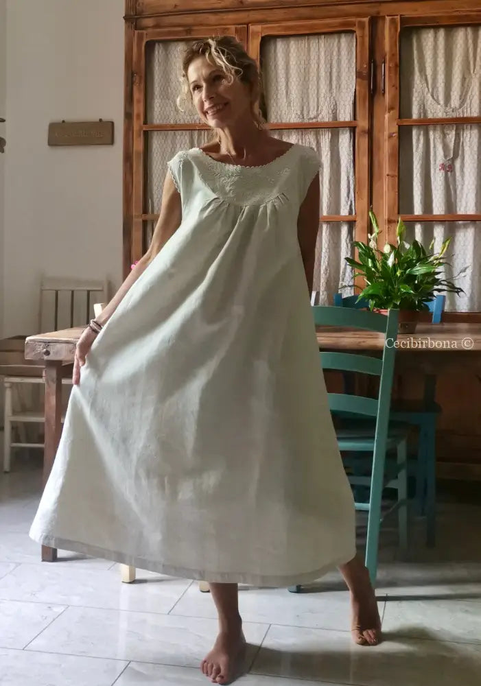 Abito in lino antico senza maniche “Corredo di Angiolina” abito donna