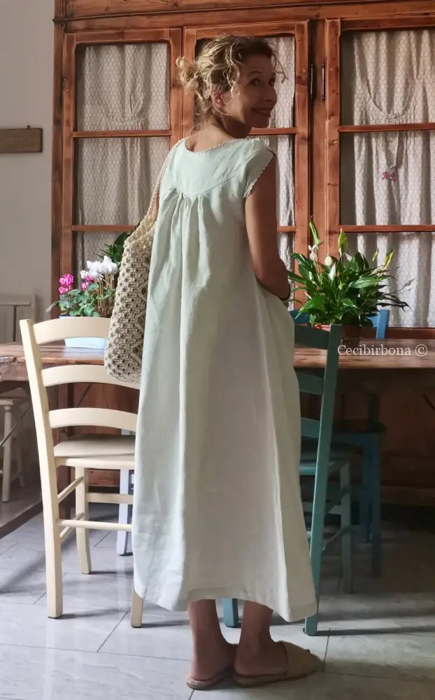 Abito in lino antico senza maniche “Corredo di Angiolina” abito donna