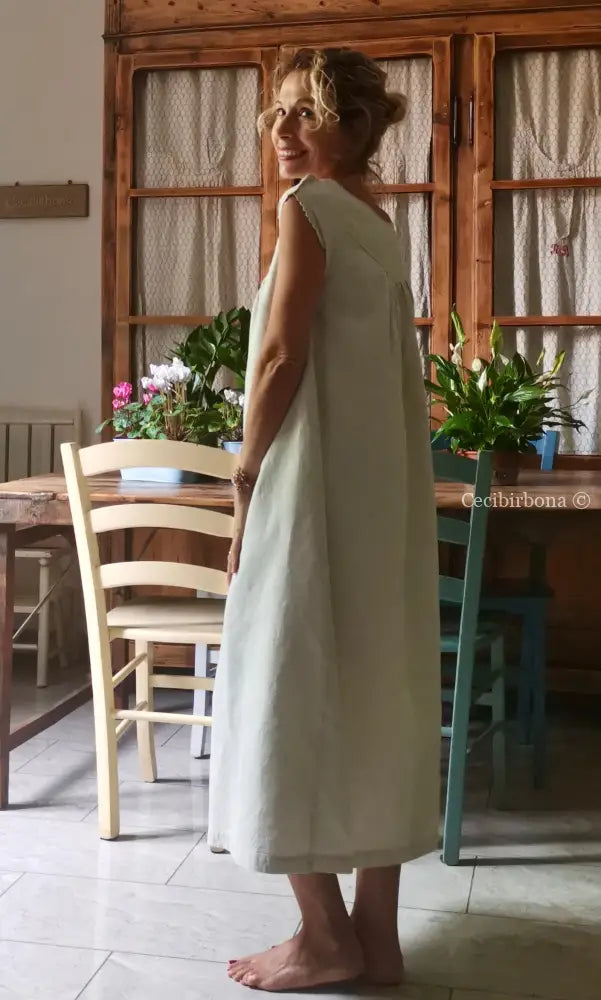 Abito in lino antico senza maniche “Corredo di Angiolina” abito donna