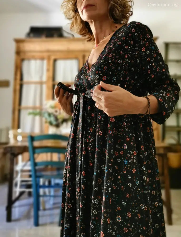 Abito in viscosa nera a fiori con fiocco (Ref. 98) abito donna