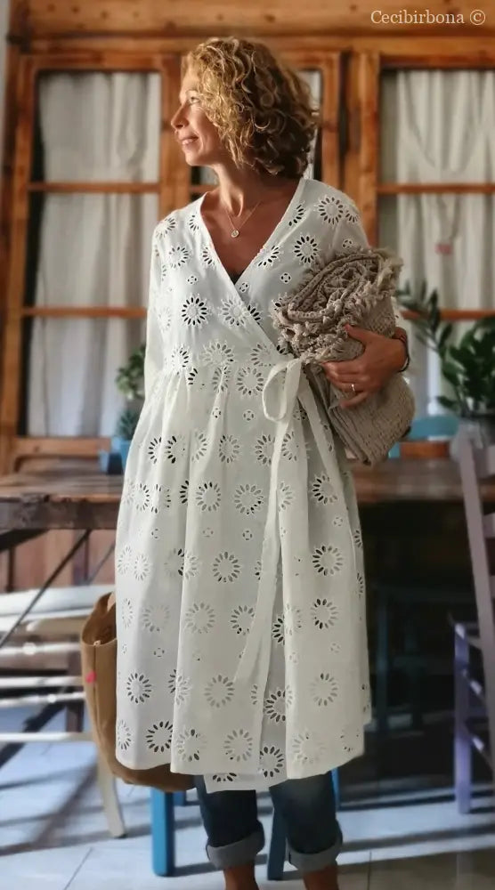 Abito incrociato in sangallo di cotone con maniche (Ref. 114) abito donna