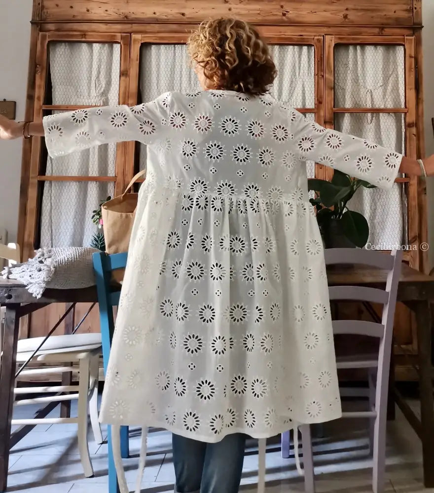 Abito incrociato in sangallo di cotone con maniche (Ref. 114) abito donna