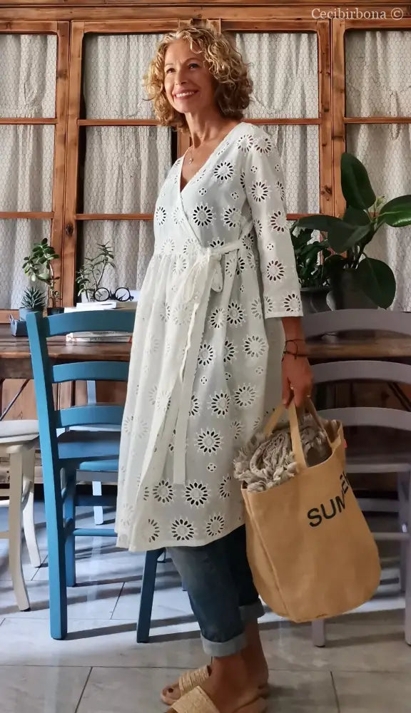 Abito incrociato in sangallo di cotone con maniche (Ref. 114) abito donna