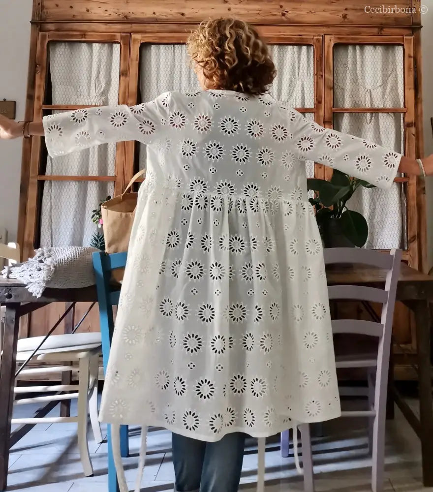 Abito incrociato in sangallo di cotone con maniche (Ref. 114) abito donna