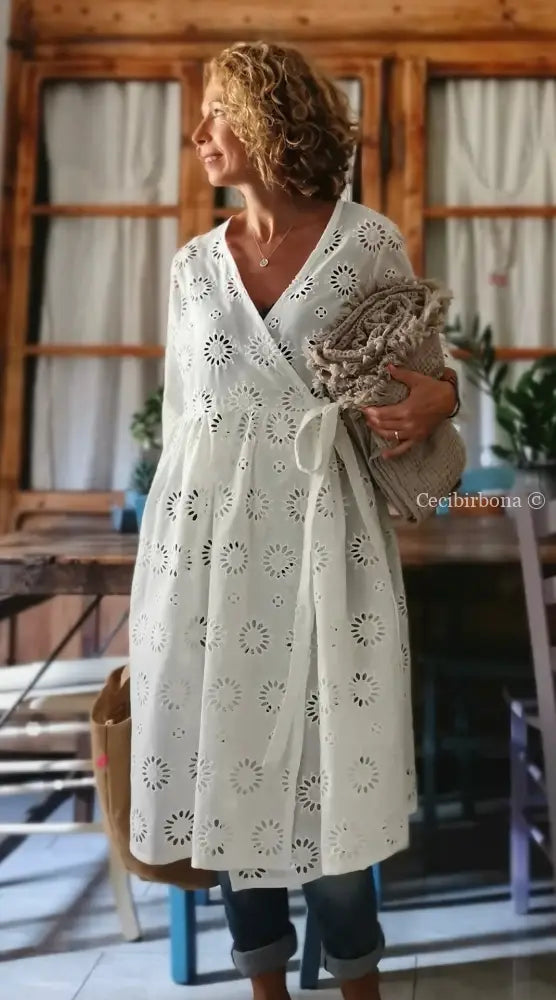 Abito incrociato in sangallo di cotone con maniche (Ref. 114) abito donna