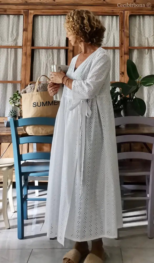 Abito incrociato in sangallo di cotone con maniche (Ref. 115) abito donna