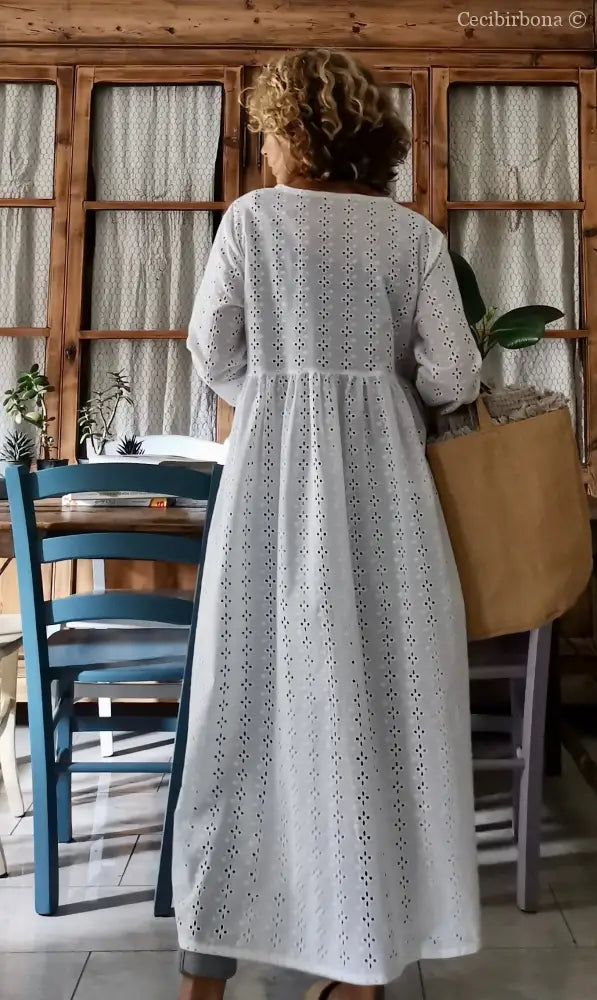 Abito incrociato in sangallo di cotone con maniche (Ref. 115) abito donna