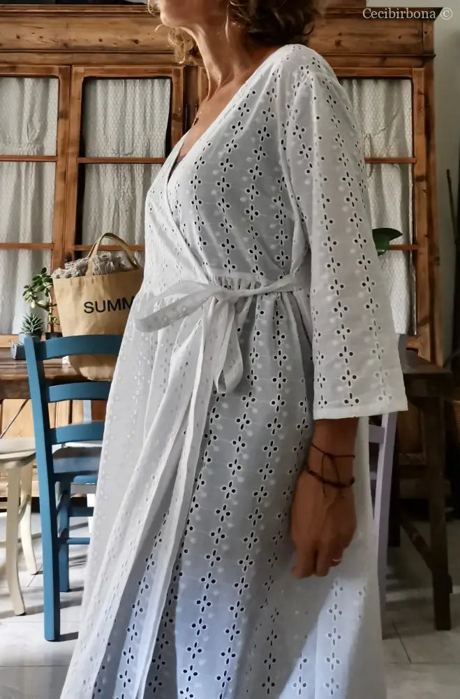 Abito incrociato in sangallo di cotone con maniche (Ref. 115) abito donna