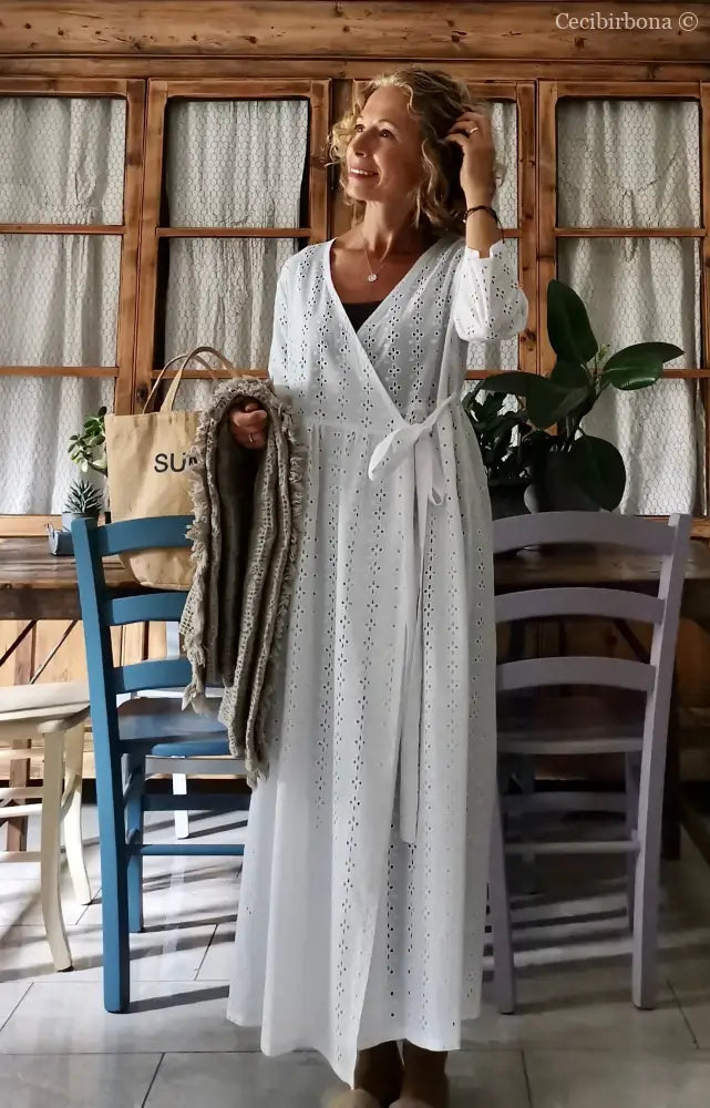 Abito incrociato in sangallo di cotone con maniche (Ref. 115) abito donna