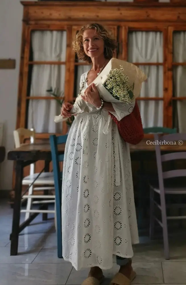 Abito incrociato in sangallo di cotone con maniche (Ref. 125) abito donna