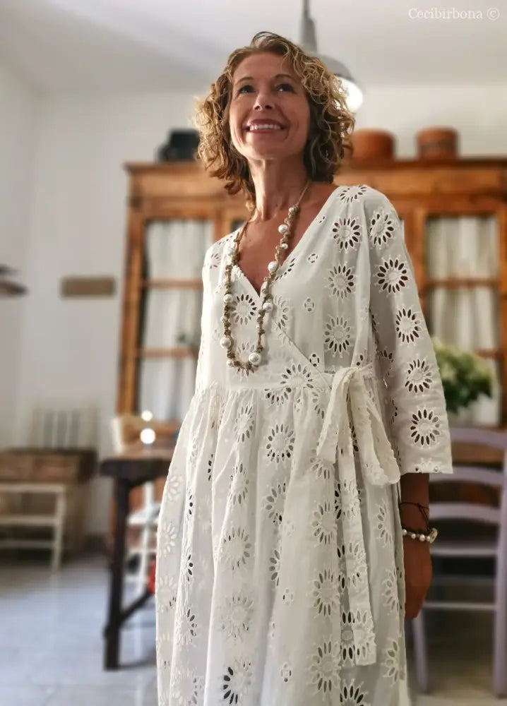 Abito incrociato in sangallo di cotone con maniche (Ref. 125) abito donna