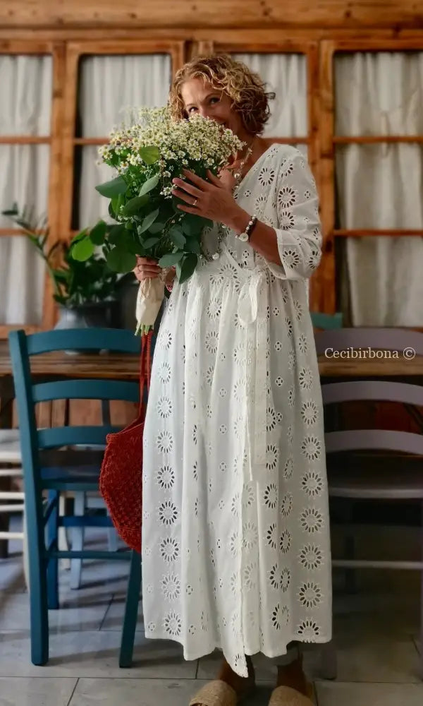 Abito incrociato in sangallo di cotone con maniche (Ref. 125) abito donna