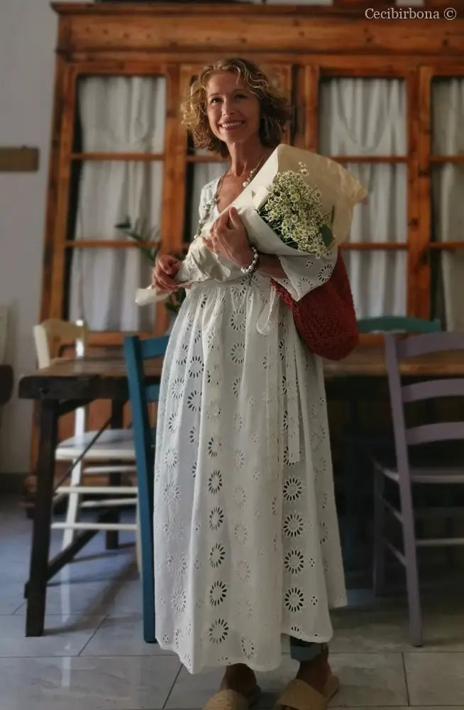 Abito incrociato in sangallo di cotone con maniche (Ref. 125) abito donna