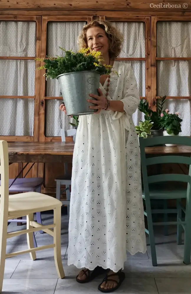 Abito incrociato in sangallo di cotone con maniche (Ref. 140) abito donna