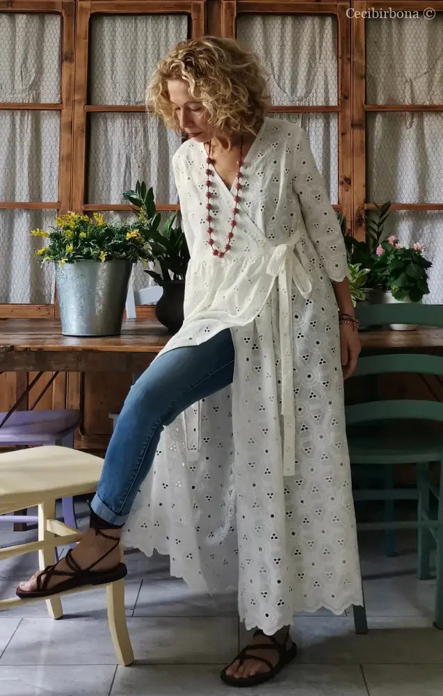 Abito incrociato in sangallo di cotone con maniche (Ref. 140) abito donna