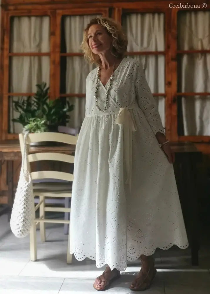 Abito incrociato in sangallo di cotone (Ref. 196) Media abito donna