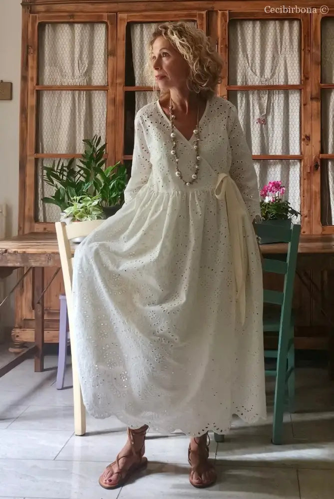 Abito incrociato in sangallo di cotone (Ref. 196) Media abito donna