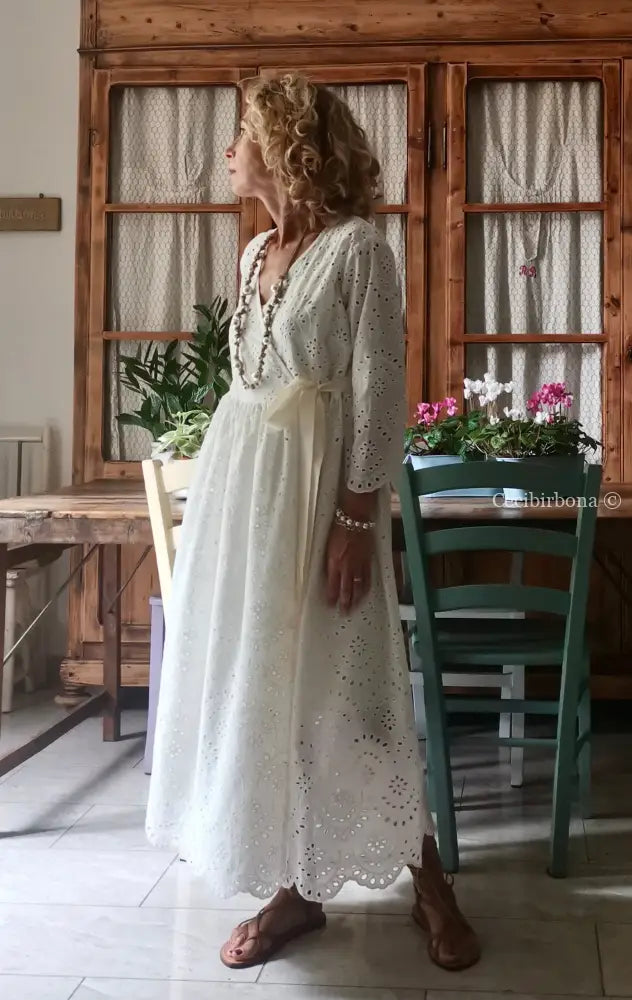 Abito incrociato in sangallo di cotone (Ref. 196) Media abito donna