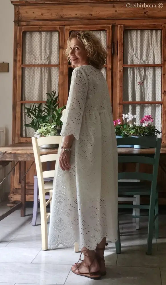 Abito incrociato in sangallo di cotone (Ref. 196) Media abito donna