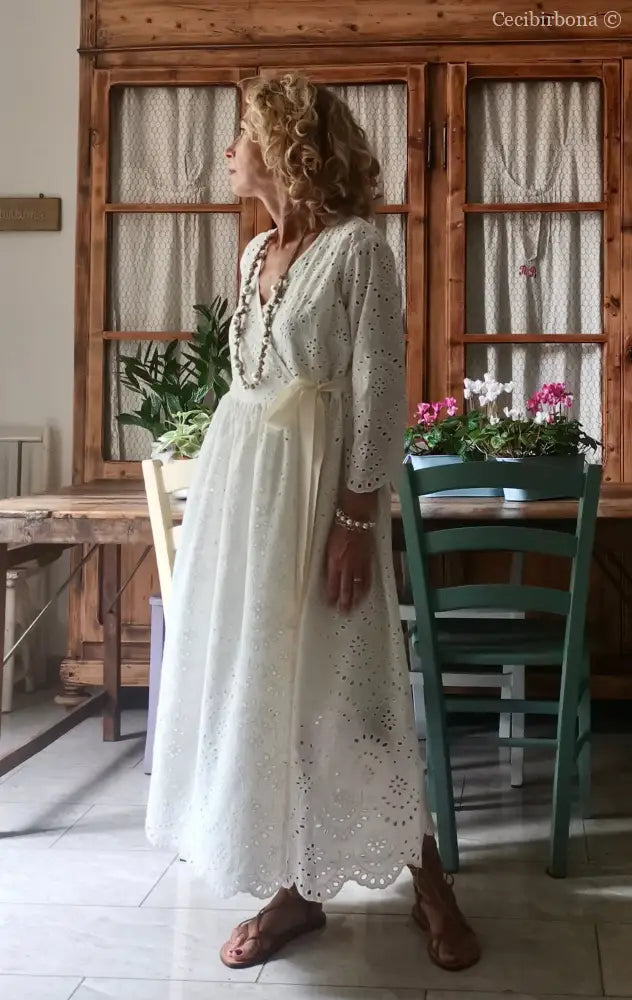 Abito incrociato in sangallo di cotone (Ref. 196) Media abito donna