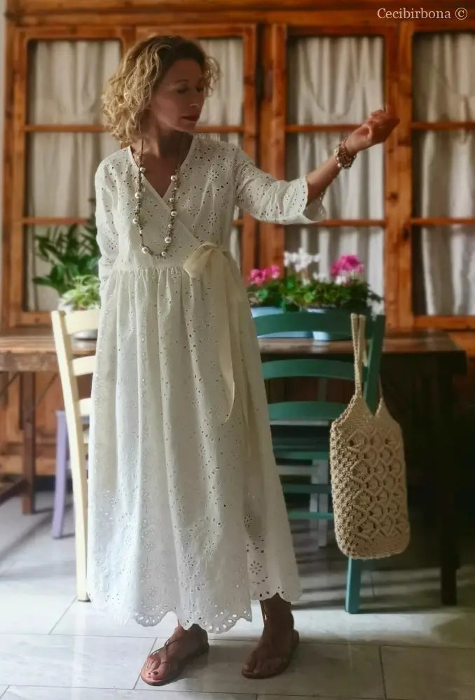 Abito incrociato in sangallo di cotone (Ref. 196) Media abito donna