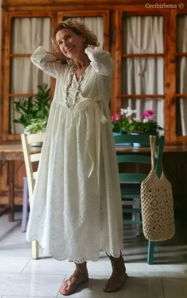 Abito incrociato in sangallo di cotone (Ref. 196) Media abito donna