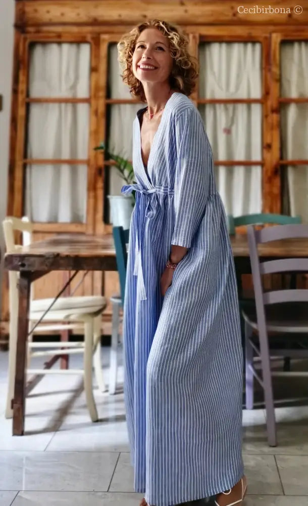 Abito lungo con maniche in lino azzurro a righe panna (Ref. 124) 46 abito donna