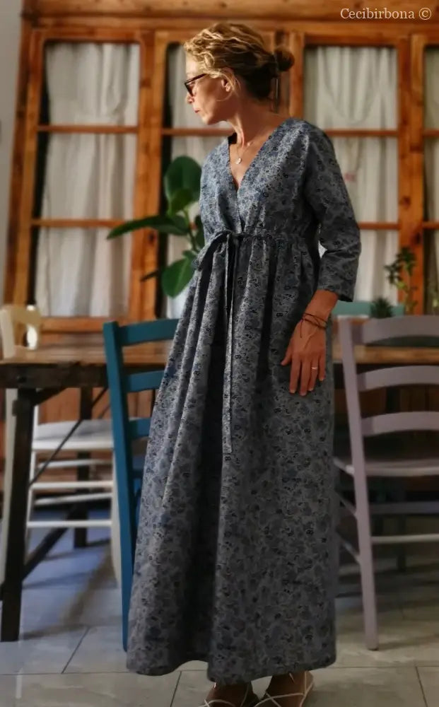 Abito lungo impero in lino a fiori blu (Ref. 117) abbigliamento