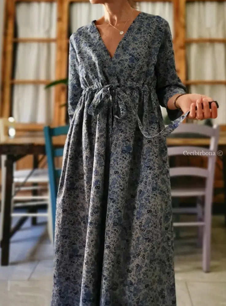 Abito lungo impero in lino a fiori blu (Ref. 117) abbigliamento