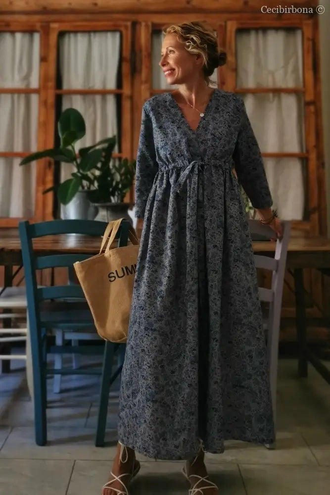 Abito lungo impero in lino a fiori blu (Ref. 117) abbigliamento