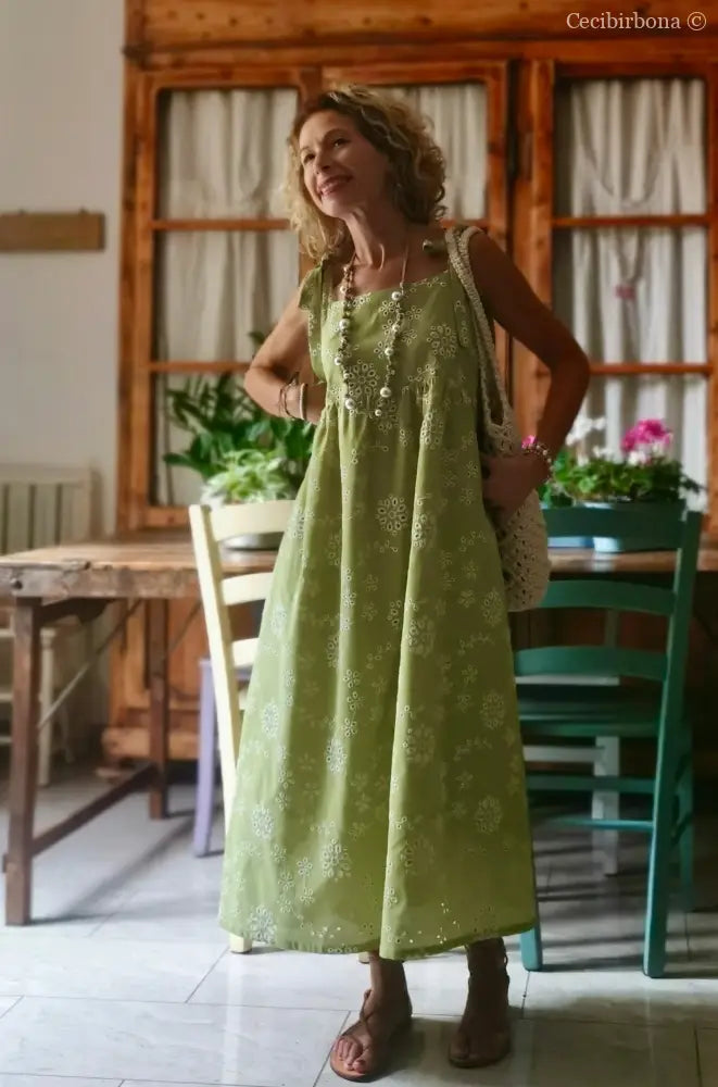 Abito prendisole in sangallo verde (Ref. 195) abito donna