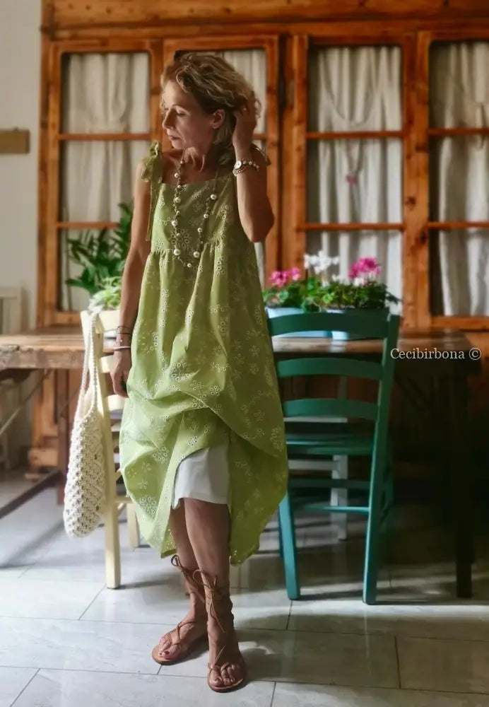 Abito prendisole in sangallo verde (Ref. 195) abito donna