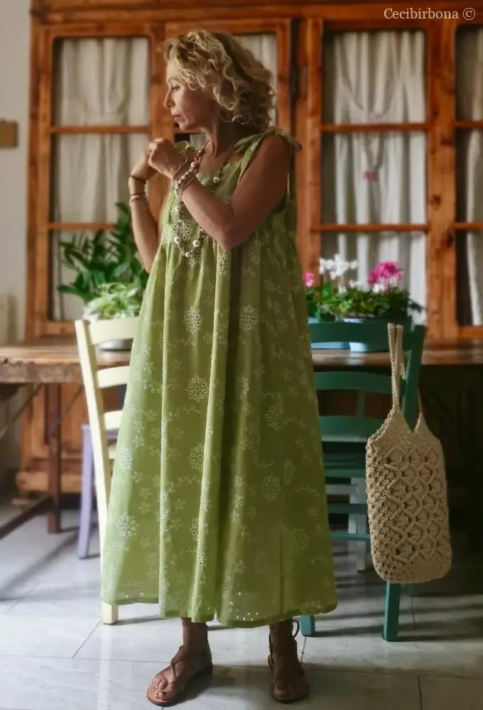 Abito prendisole in sangallo verde (Ref. 195) abito donna