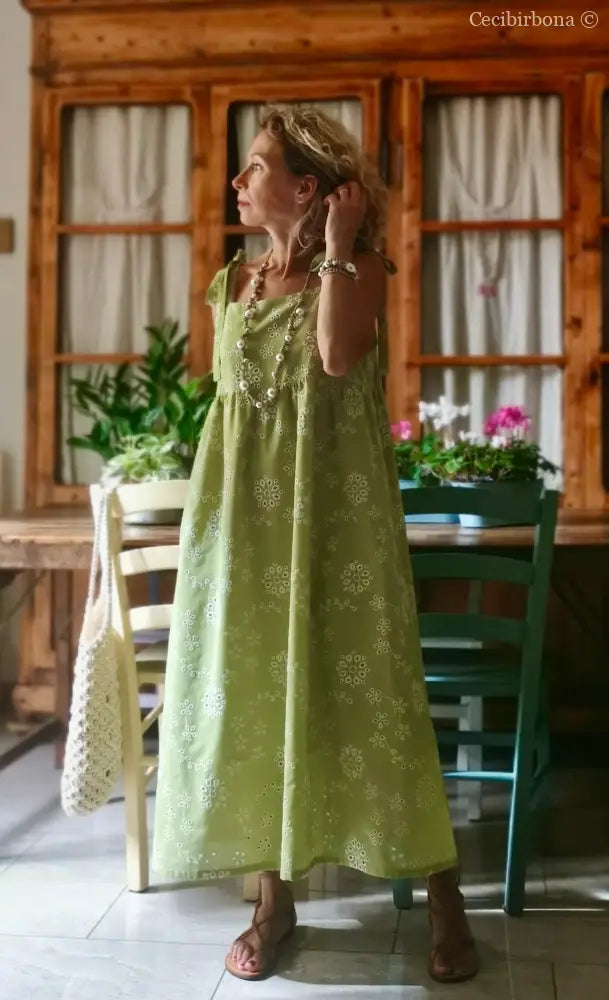 Abito prendisole in sangallo verde (Ref. 195) abito donna