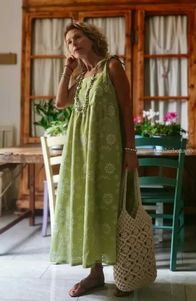 Abito prendisole in sangallo verde (Ref. 195) abito donna