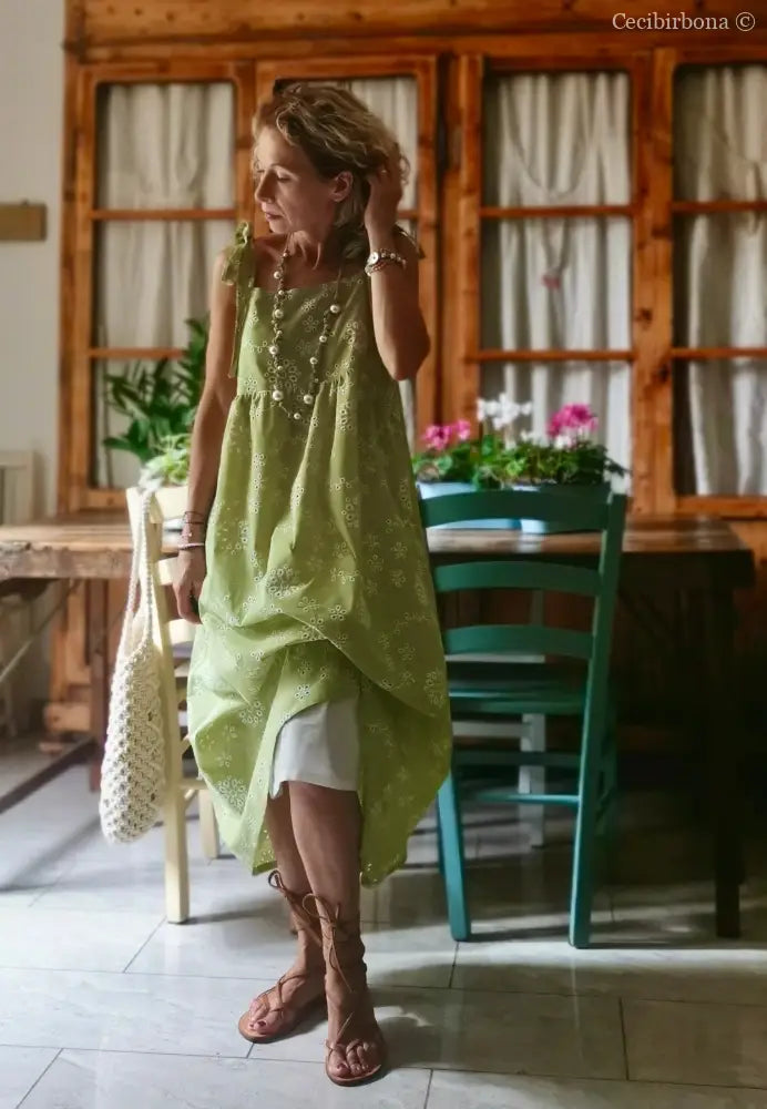 Abito prendisole in sangallo verde (Ref. 195) abito donna