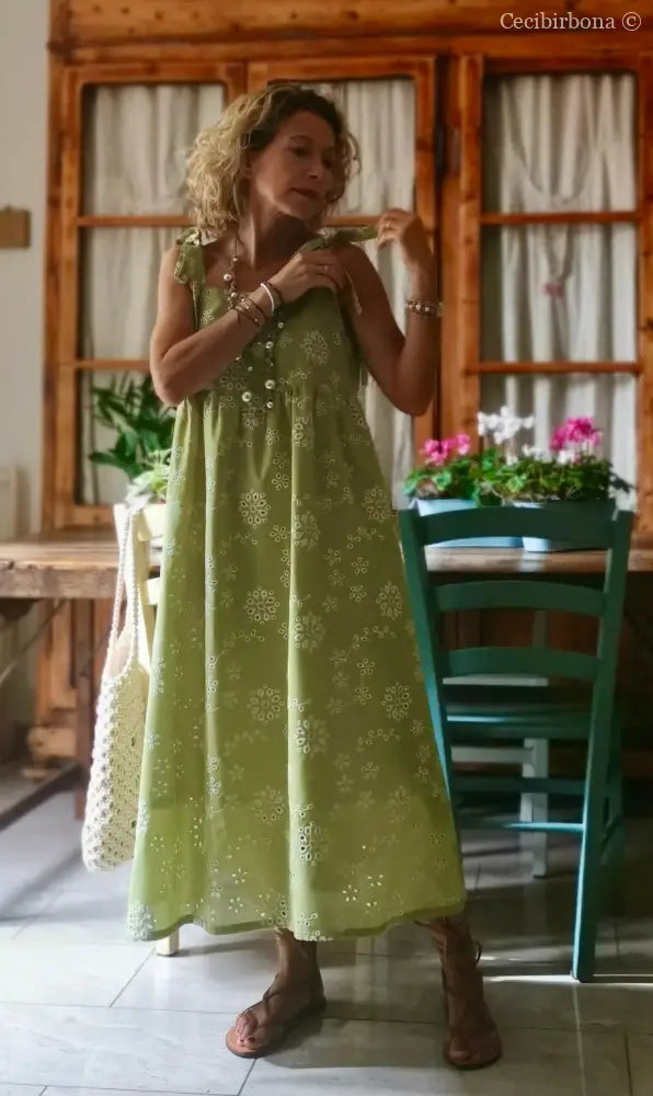 Abito prendisole in sangallo verde (Ref. 195) abito donna