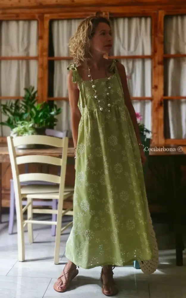 Abito prendisole in sangallo verde (Ref. 195) abito donna