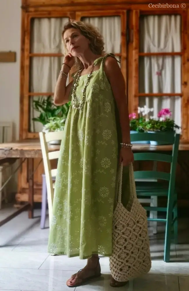 Abito prendisole in sangallo verde (Ref. 195) abito donna