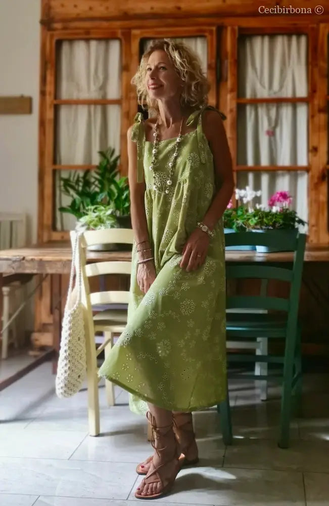 Abito prendisole in sangallo verde (Ref. 195) abito donna