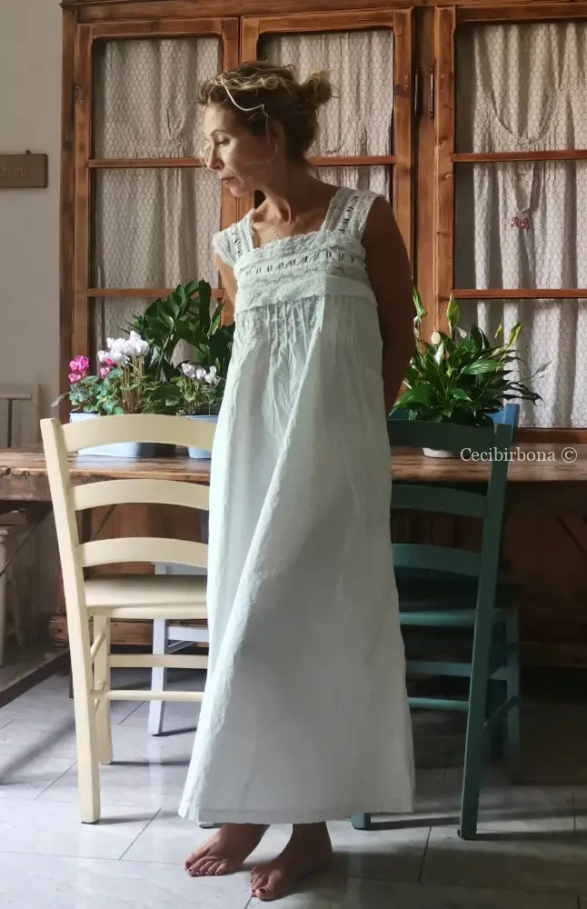 Abito sottoveste antico con pizzo “Corredo di Angiolina” Biancheria antica da donna