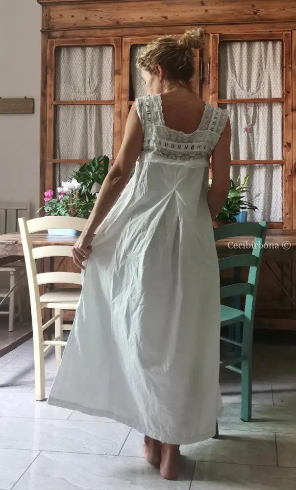 Abito sottoveste antico con pizzo “Corredo di Angiolina” Biancheria antica da donna