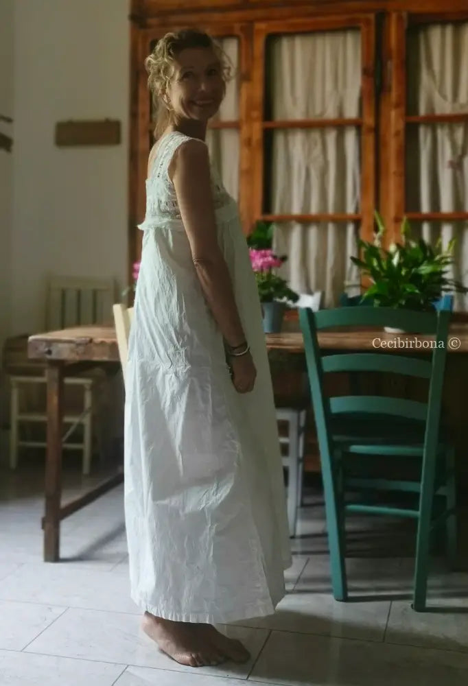 Abito sottoveste antico con pizzo “Corredo di Angiolina” Biancheria antica da donna