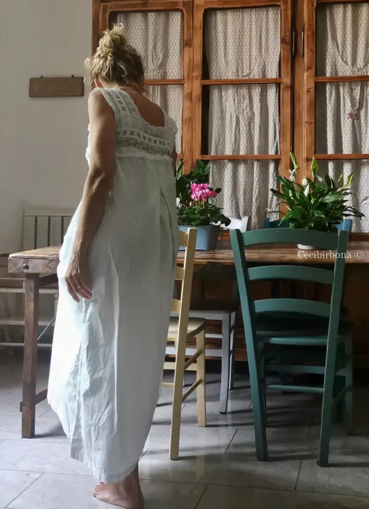 Abito sottoveste antico con pizzo “Corredo di Angiolina” Biancheria antica da donna