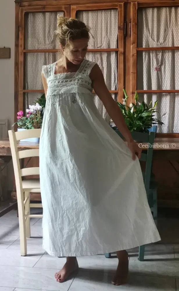 Abito sottoveste antico con pizzo “Corredo di Angiolina” Biancheria antica da donna