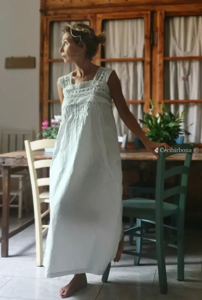 Abito sottoveste antico con pizzo “Corredo di Angiolina” Biancheria antica da donna