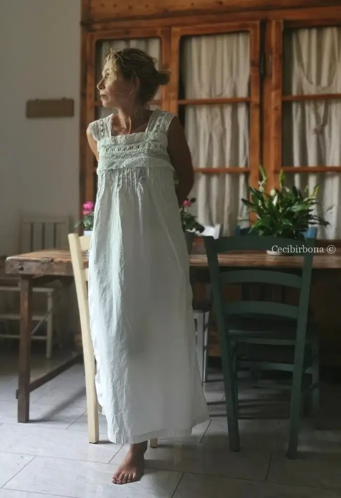 Abito sottoveste antico con pizzo “Corredo di Angiolina” Biancheria antica da donna