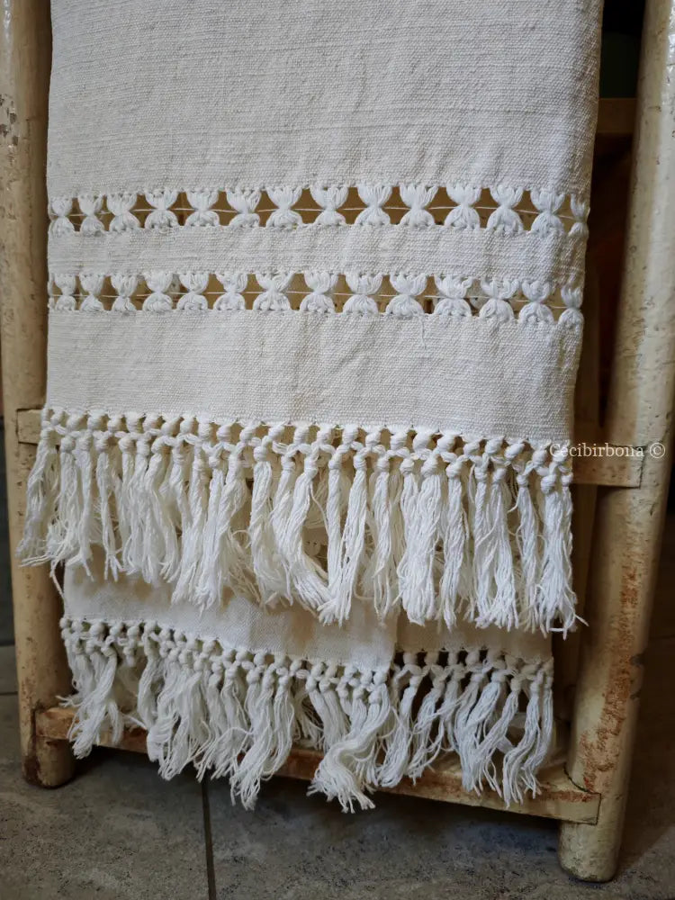 Asciugamano in canapa con sfilature Asciugamano in lino antico
