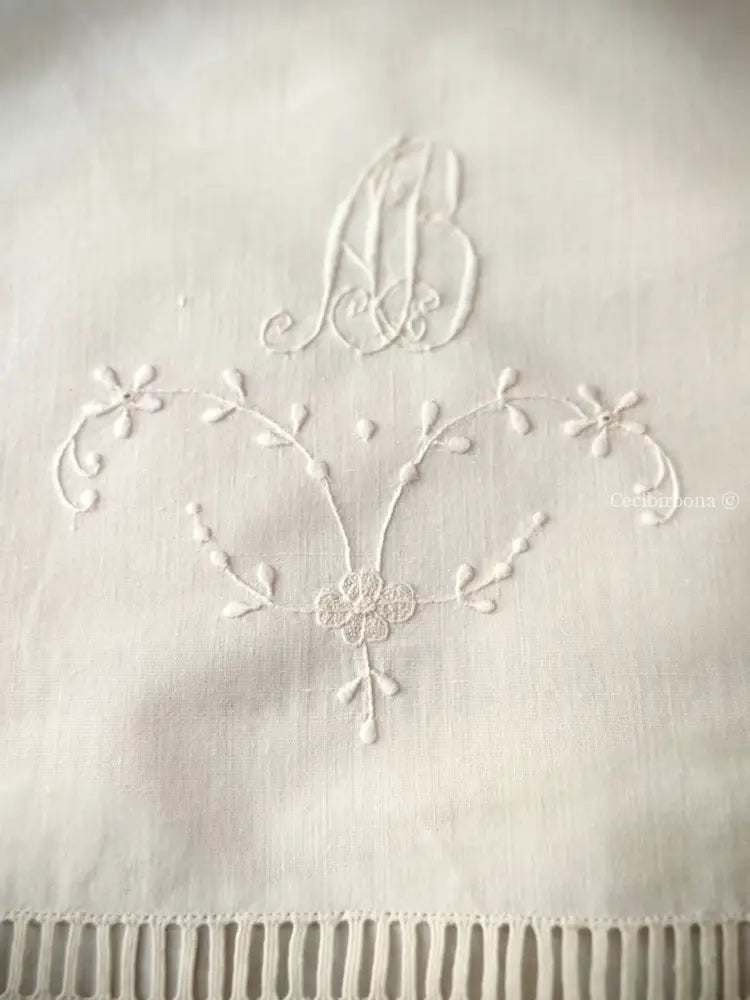 Asciugamano in lino antico con monogramma AB Asciugamano in lino antico